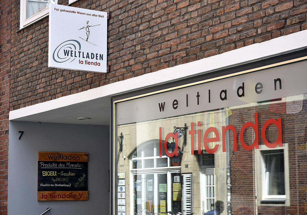 Außenansicht Ladenlokal des Weltladens la tienda e.V. in der Frauenstraße 7 in Münster